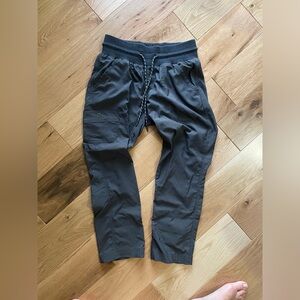 Grey / Cropped Columbia Hiking Pants / Size XS